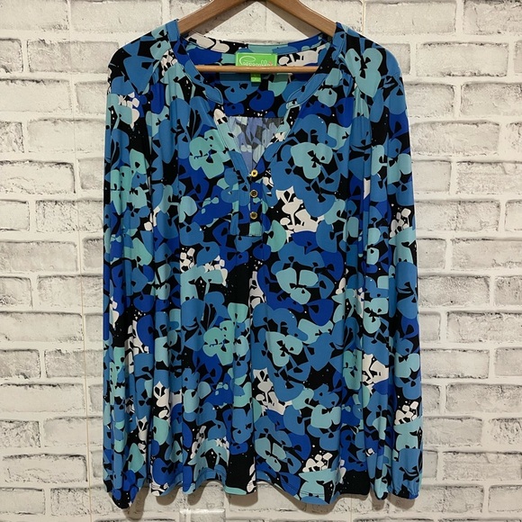 Pappagallo Tops - Women’s Pappagallo v-neck 3 button long sleeve stretchy blue floral blouse Large